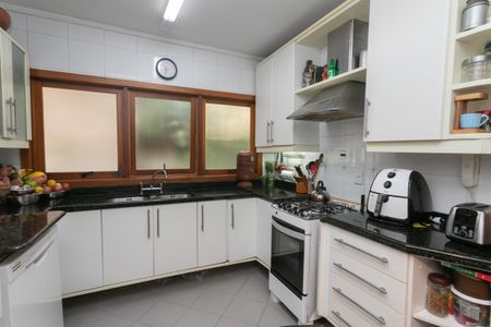 Casa de condomínio à venda com 301m², 4 quartos e 2 vagas Casa de condomínio à venda com 301m², 4 quartos e 2 vagasCozinha