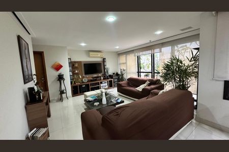 Apartamento à venda com 172m², 4 quartos e 2 vagasSala