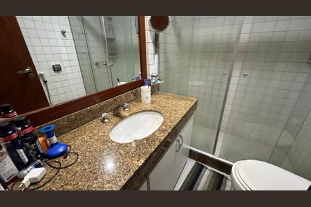 Apartamento à venda com 172m², 4 quartos e 2 vagasBanheiro da Suíte