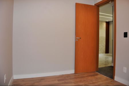 Apartamento à venda com 42m², 2 quartos e 1 vaga Apartamento à venda com 42m², 2 quartos e 1 vagaVista do Quarto 2