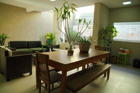 Casa à venda com 248m², 4 quartos e 10 vagasÁrea comum