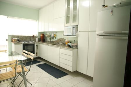 Casa à venda com 248m², 4 quartos e 10 vagasCozinha