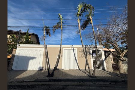 Casa à venda com 248m², 4 quartos e 10 vagasFachada