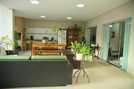 Casa à venda com 248m², 4 quartos e 10 vagasÁrea comum