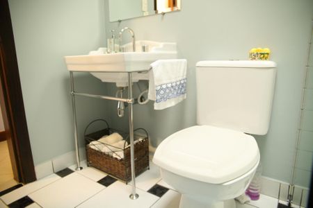 Casa à venda com 248m², 4 quartos e 10 vagasBanheiro Social