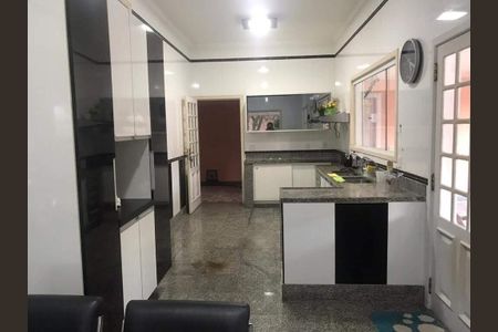 Casa à venda com 565m², 3 quartos e 3 vagas