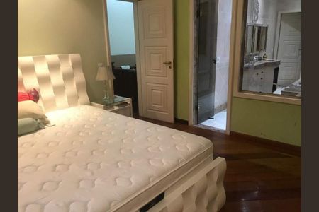 Casa à venda com 565m², 3 quartos e 3 vagas