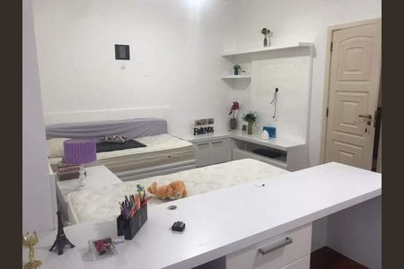 Casa à venda com 565m², 3 quartos e 3 vagas