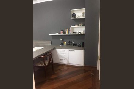 Casa à venda com 565m², 3 quartos e 3 vagas