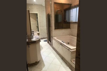 Casa à venda com 565m², 3 quartos e 3 vagas