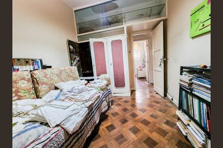 Casa à venda com 392m², 4 quartos e 4 vagas