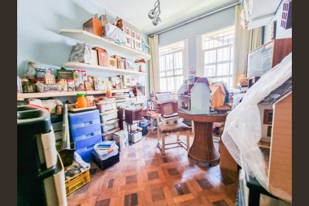 Casa à venda com 392m², 4 quartos e 4 vagas