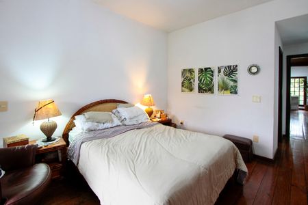 Casa à venda com 583m², 4 quartos e 3 vagas Casa à venda com 583m², 4 quartos e 3 vagasSuíte 2