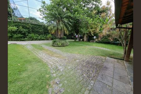 Casa à venda com 211m², 4 quartos e 2 vagas