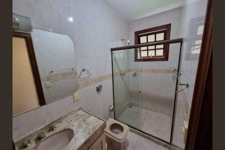 Casa à venda com 211m², 4 quartos e 2 vagas