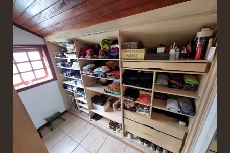 Casa à venda com 211m², 4 quartos e 2 vagas