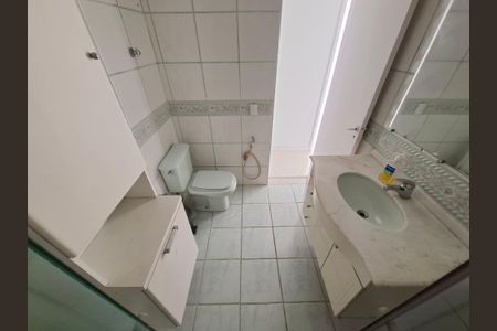 Apartamento à venda com 80m², 3 quartos e sem vaga Apartamento à venda com 80m², 3 quartos e sem vagaBanheiro da suíte