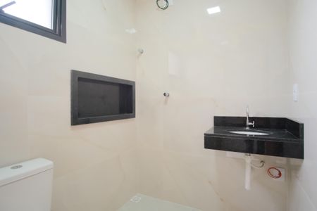 Casa à venda com 140m², 3 quartos e 4 vagasBanheiro da Suíte