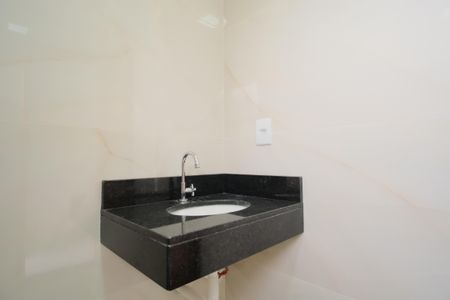 Casa à venda com 140m², 3 quartos e 4 vagasBanheiro da Suíte