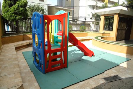 Apartamento à venda com 78m², 3 quartos e 2 vagasÁrea comum - Playground