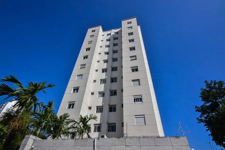 Apartamento à venda com 48m², 2 quartos e 1 vaga Apartamento à venda com 48m², 2 quartos e 1 vagaFachada