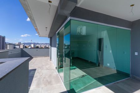 Apartamento à venda com 116m², 2 quartos e 2 vagasCobertura