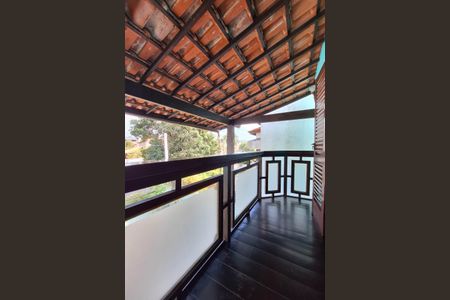 Casa à venda com 498m², 5 quartos e 3 vagas Casa à venda com 498m², 5 quartos e 3 vagasQuarto 1