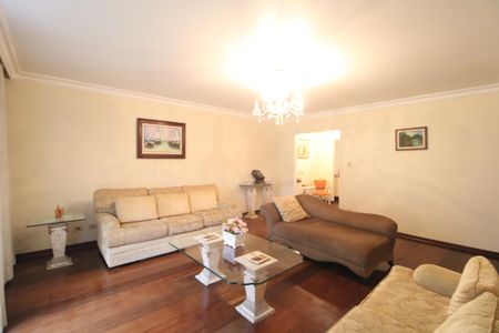 Casa à venda com 500m², 3 quartos e 5 vagasSala