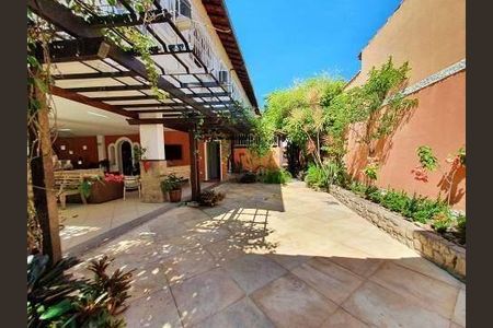 Casa à venda com 904m², 6 quartos e 6 vagas