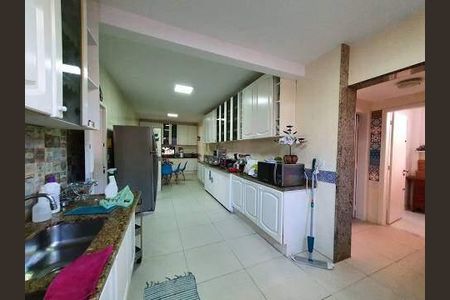 Casa à venda com 904m², 6 quartos e 6 vagas