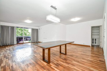 Apartamento à venda com 153m², 4 quartos e 1 vaga