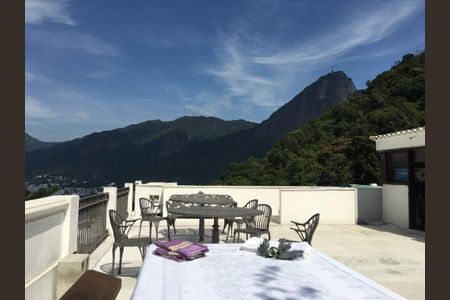 Casa à venda com 597m², 4 quartos e sem vaga