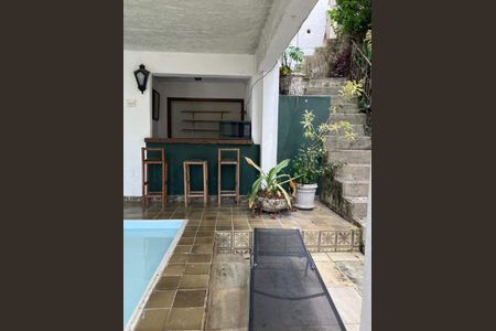 Casa à venda com 597m², 4 quartos e sem vaga