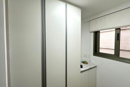 Apartamento à venda com 123m², 3 quartos e 2 vagas Apartamento à venda com 123m², 3 quartos e 2 vagasQuarto de Serviço
