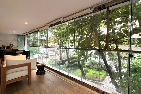 Apartamento à venda com 123m², 3 quartos e 2 vagas Apartamento à venda com 123m², 3 quartos e 2 vagasVaranda