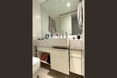 Apartamento à venda com 123m², 3 quartos e 2 vagas Apartamento à venda com 123m², 3 quartos e 2 vagasBanheiro da Suíte 2