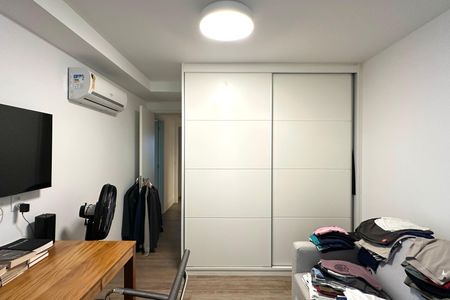 Apartamento à venda com 123m², 3 quartos e 2 vagas Apartamento à venda com 123m², 3 quartos e 2 vagasQuarto 01
