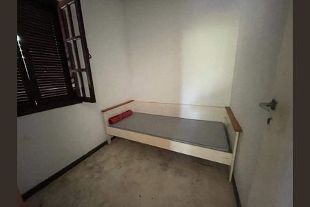 Casa à venda com 242m², 3 quartos e 3 vagas