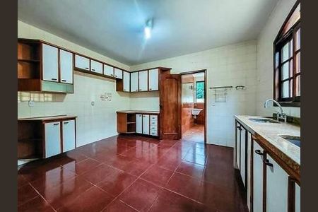 Casa à venda com 352m², 6 quartos e 4 vagas