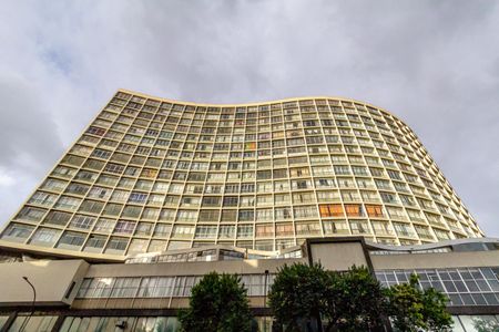 Apartamento à venda com 120m², 2 quartos e sem vaga Apartamento à venda com 120m², 2 quartos e sem vagaFachada