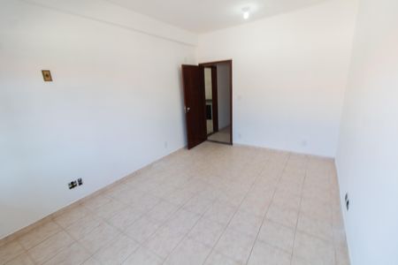 Casa para alugar com 225m², 3 quartos e 4 vagas Casa para alugar com 225m², 3 quartos e 4 vagasQuarto