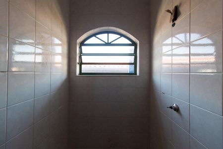 Casa para alugar com 225m², 3 quartos e 4 vagas Casa para alugar com 225m², 3 quartos e 4 vagasBanheiro da Suíte 1