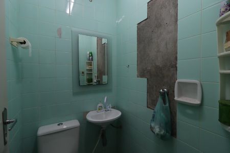 Casa à venda com 220m², 3 quartos e 2 vagasBanheiro de Serviço