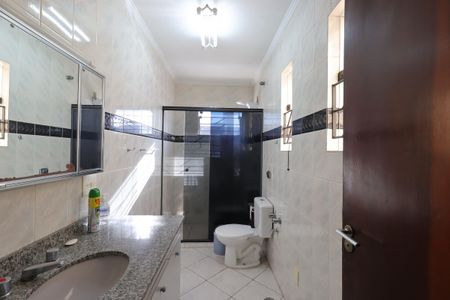 Casa à venda com 220m², 3 quartos e 2 vagasBanheiro da Suíte 3