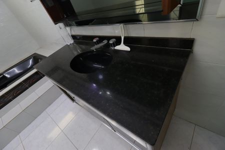 Casa à venda com 220m², 3 quartos e 2 vagasBanheiro da Suíte 1