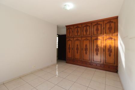 Casa à venda com 220m², 3 quartos e 2 vagasSuíte 3