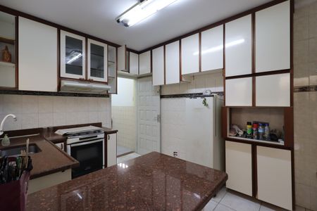 Casa à venda com 220m², 3 quartos e 2 vagasCozinha
