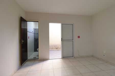 Casa à venda com 220m², 3 quartos e 2 vagasSuíte 2