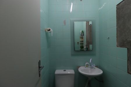 Casa à venda com 220m², 3 quartos e 2 vagasBanheiro de Serviço