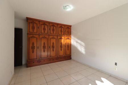 Casa à venda com 220m², 3 quartos e 2 vagasSuíte 3